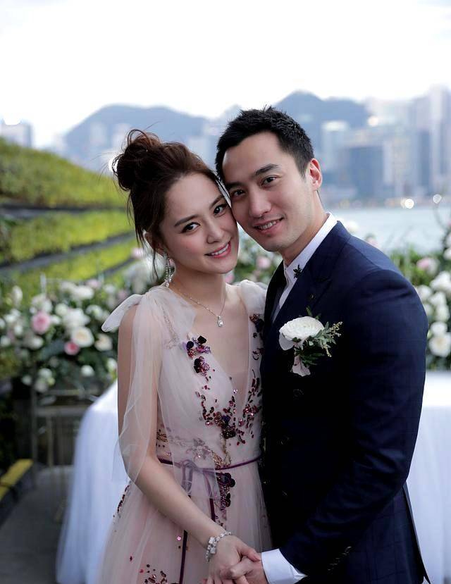宅坦言消费比香港低太多一直想要一个孩子pg电子试玩平台44岁阿娇独居北京豪(图2)
