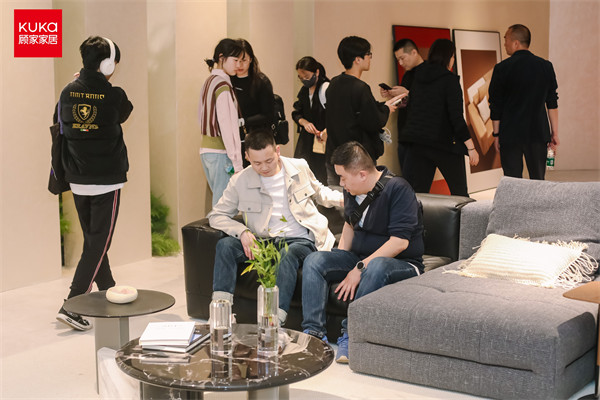 携客餐厅新品亮相2025深圳国际家具展p
