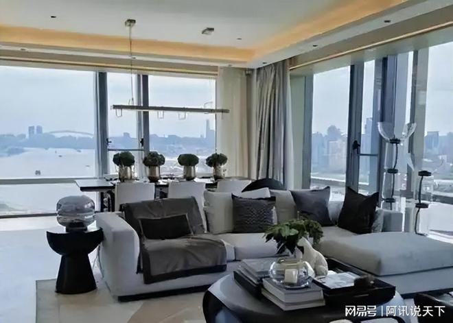 0平顶层复式写老婆名和岳母同住很惬意pg电子试玩潘玮柏上海豪宅曝光69(图3)